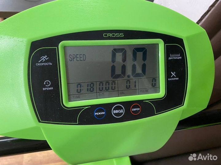 Продаю беговую дорожку Torneo Cross T-108