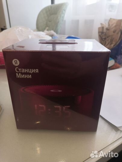 Умная колонка Яндекс Станция Мини с часами