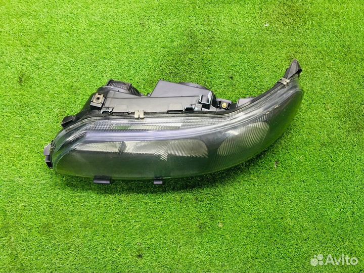 Фара левая Volvo V70 / XC70