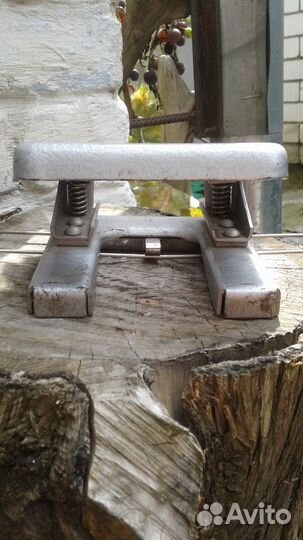 Дырокол СССР по бумаге