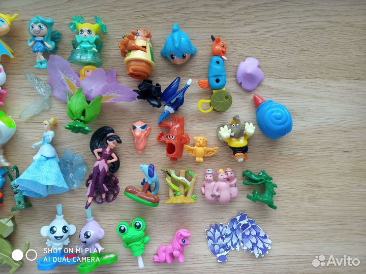 Игрушки из киндер-сюрприза, смурфики и обмен