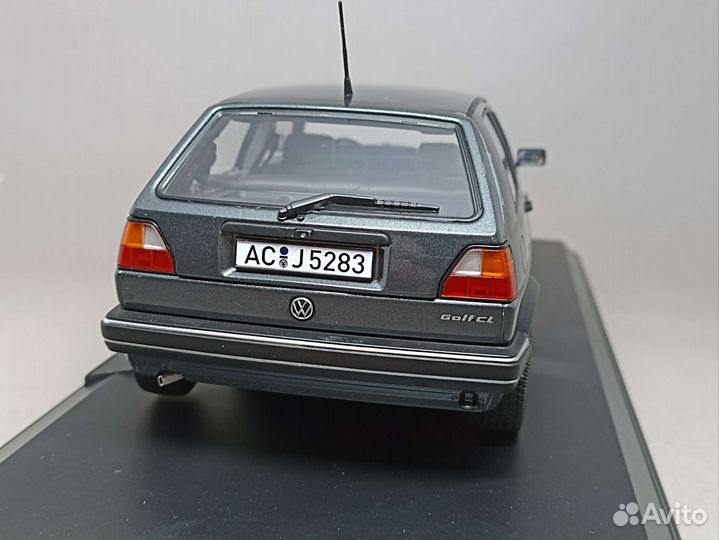 Volkswagen Golf 2 CL 1988 1:18 norev