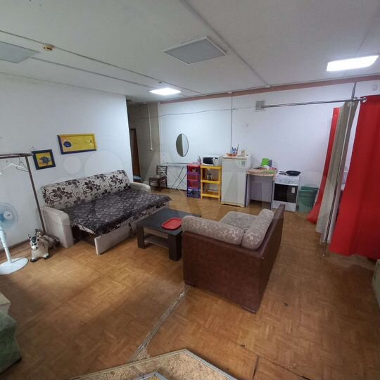 Комната 33 м² в 3-к., 1/5 эт.