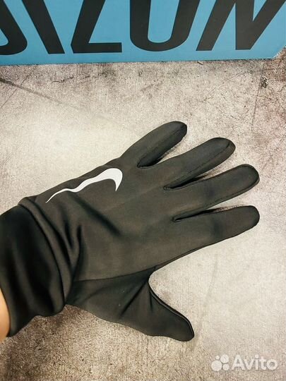 Перчатки Nike