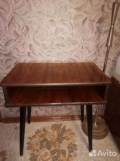 Столы и стулья