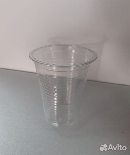 Одноразовые стаканы с крышкой