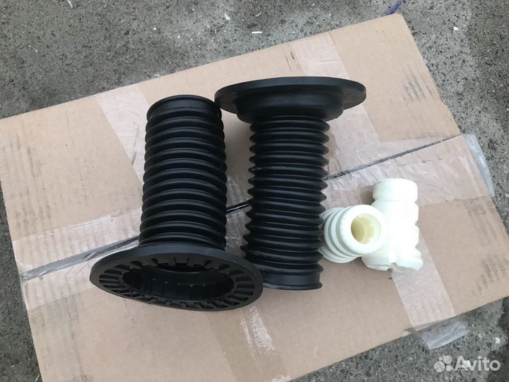 Пыльники+отбойники Toyota Prius ZVW30