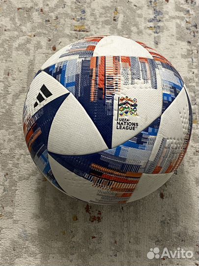 Футбольный мяч