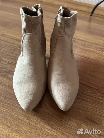 Сапожки женские