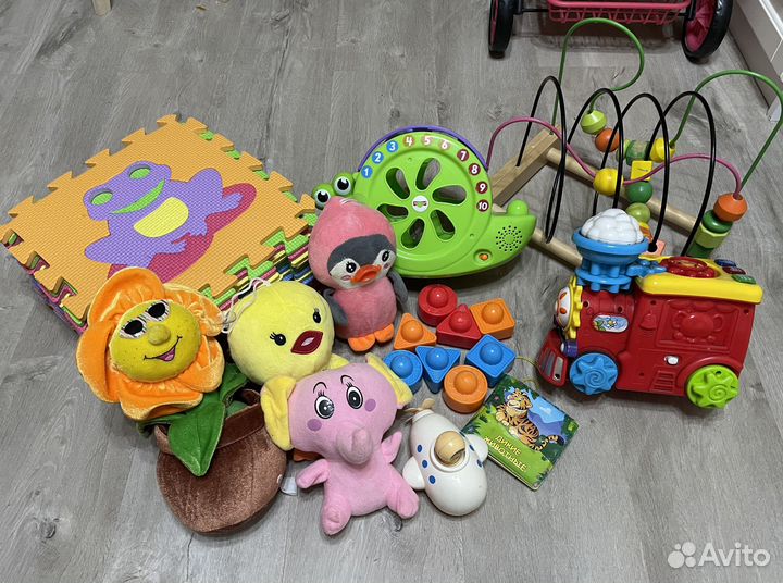 Коврик и игрушки пакетом