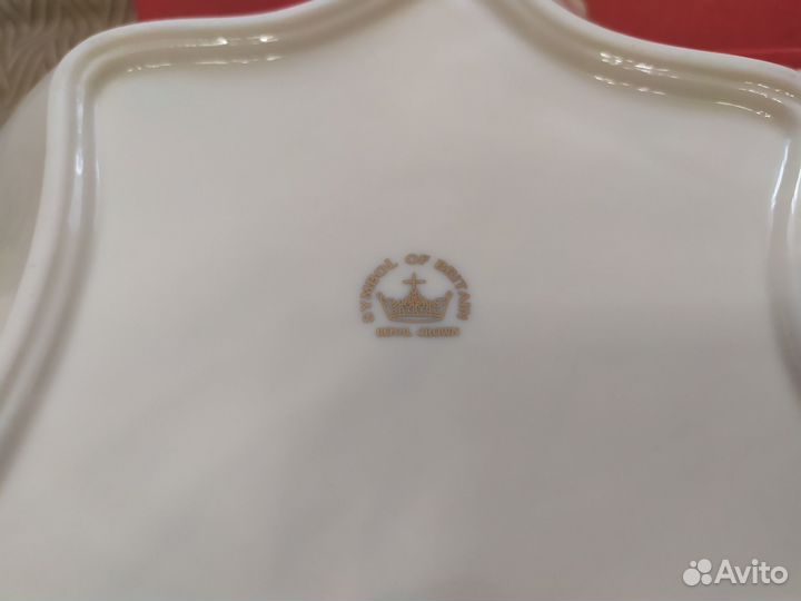 Блюдо Royal crown symbol of Britain