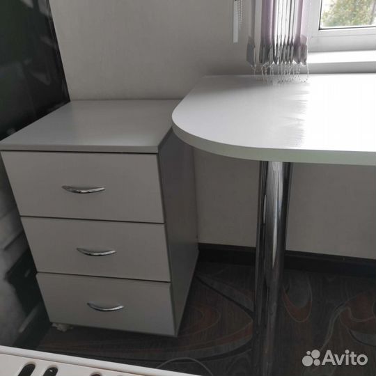 Письменный стол