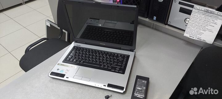 Ноутбук для учебы Toshiba Satellite L40 -139 15.4'