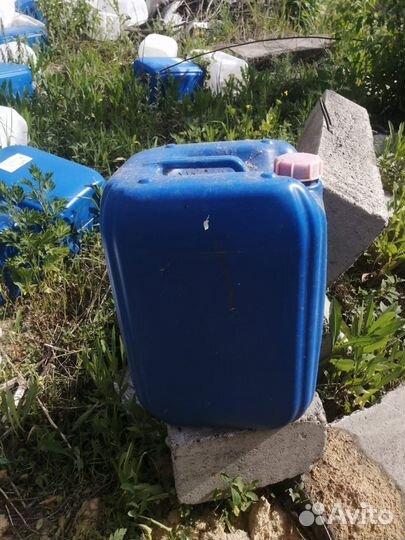 Канистры пластик 20 и 30л