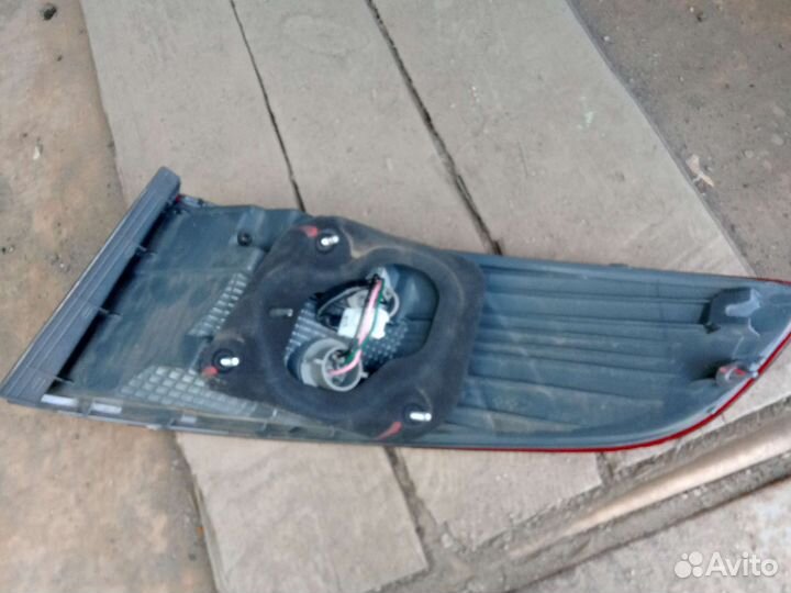 Фонарь задний Киа Рио 2 2012 года, битый