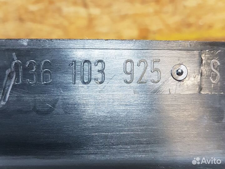 Декоративная крышка двигателя Volkswagen Golf 4 03