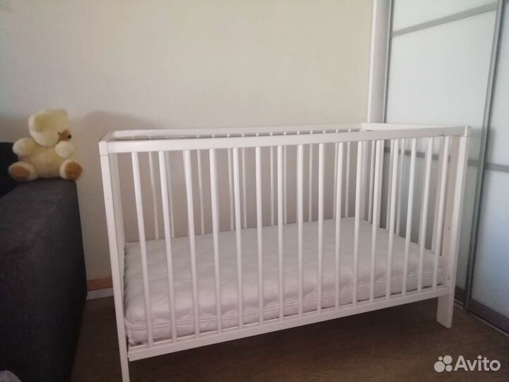 Детская кроватка IKEA с матрасом