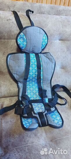 Бескаркасное детское автокресло