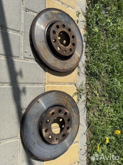 Тормозные диски перед Пассат B5