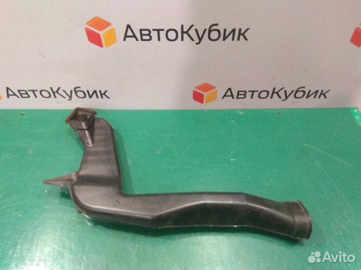 Воздуховод салона передний правый Mitsubishi