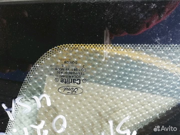 Форточка боковая задняя Форд Фокус1