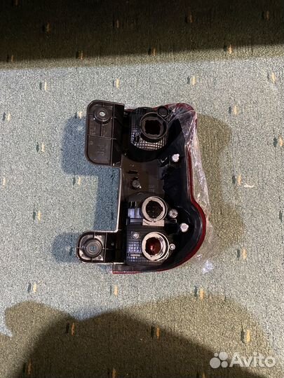 Продам стоп сигнал Nissan NV 200