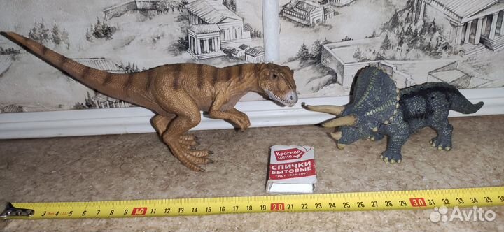 Коллекционные игрушки динозавров (цены в описании)