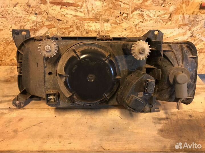 Правая фара с поворотником Volkswagen Passat B3