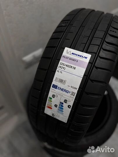 Michelin Pilot Sport 5 225/40 R18 92Y