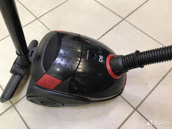 Пылесос с пылесборником BQ VC1401B