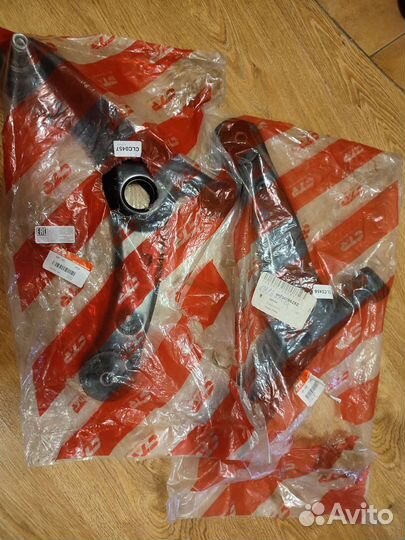 Нижний рычаг передней подвески toyota