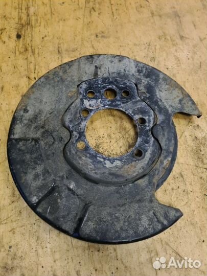 Пыльник тормозного диска задний Nissan Murano Z51