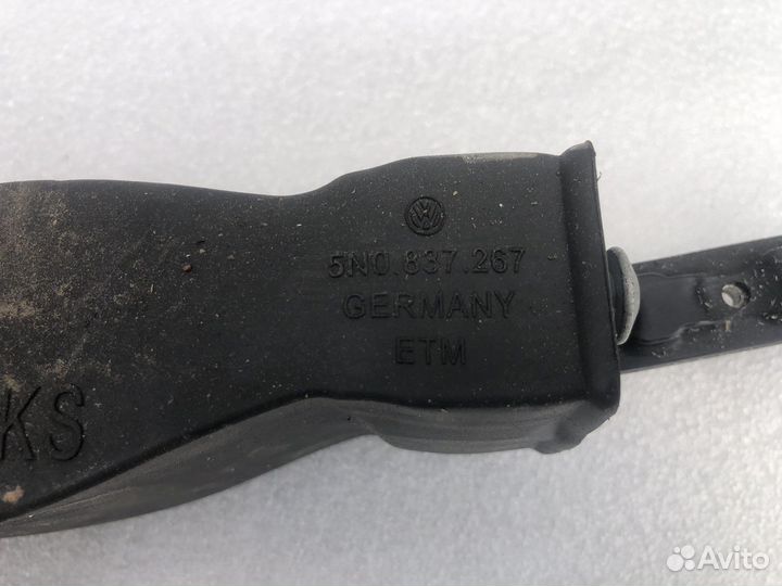 Ограничитель двери передн лев Фольксваген Джетта 6