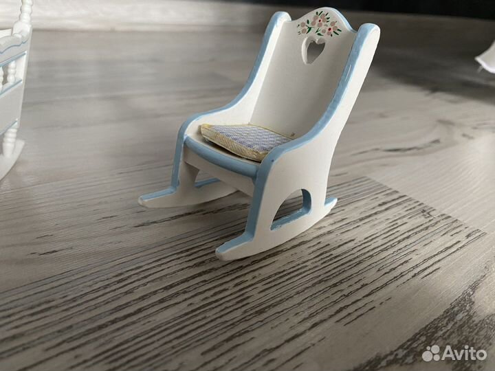 Мини детский дом. Кровать, шкаф, стул