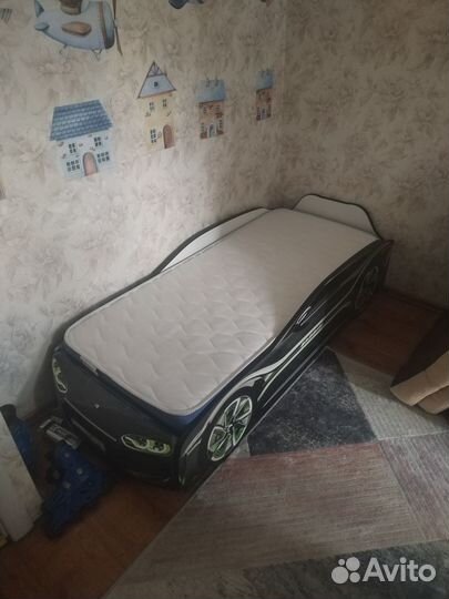 Продаю детскую кровать с матрасом