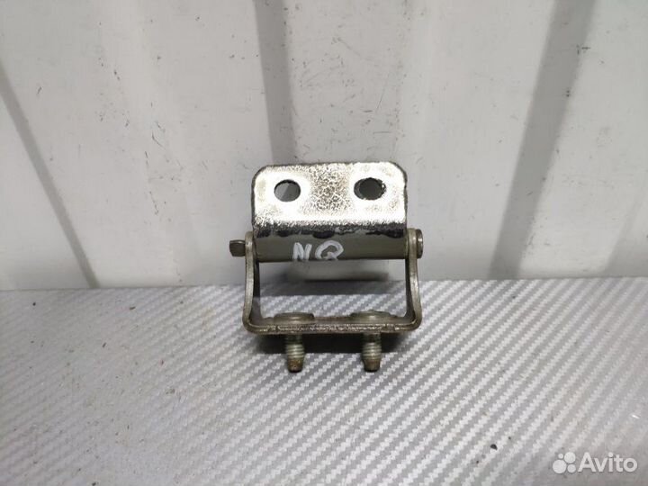 Петля крышки багажника задняя Nissan Qashqai J11