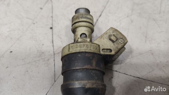 Топливная форсунка Mercedes W124 E