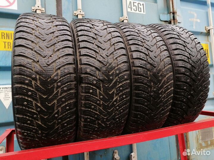 Nokian Tyres Hakkapeliitta 8 SUV 215/65 R16