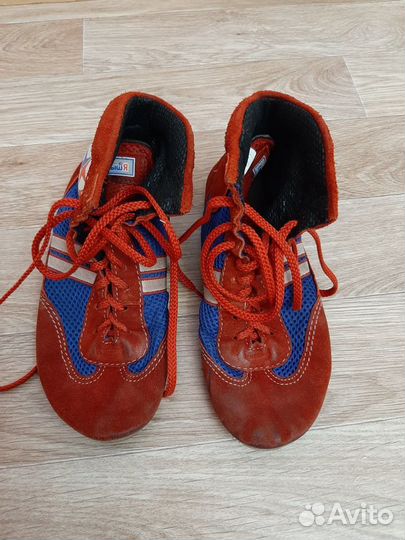 Продам борцовки р-р 39