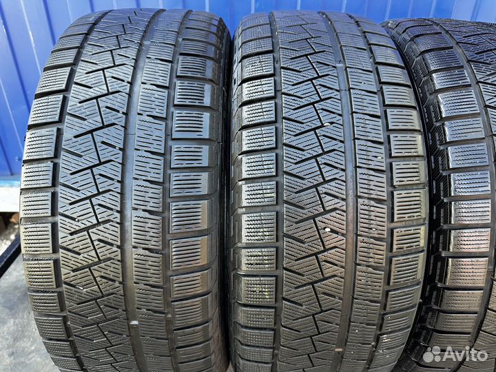 Pirelli Ice Asimmetrico 225/45 R18 и 245/40 R18 95Q