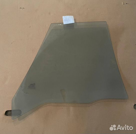 Стекло задней левой двери на Daewoo Espero