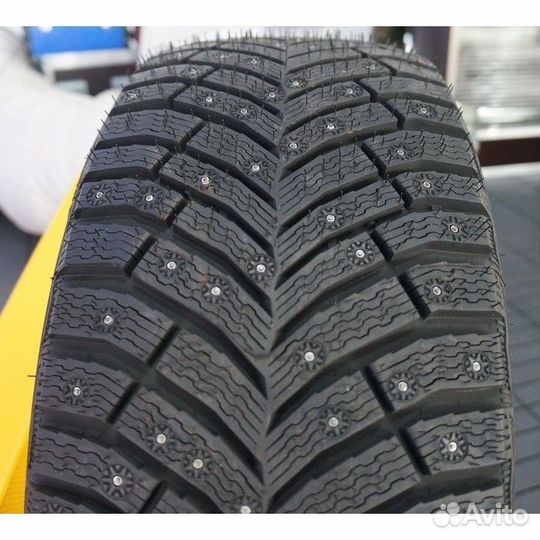 Michelin X-Ice North 4 215/60 R17 114