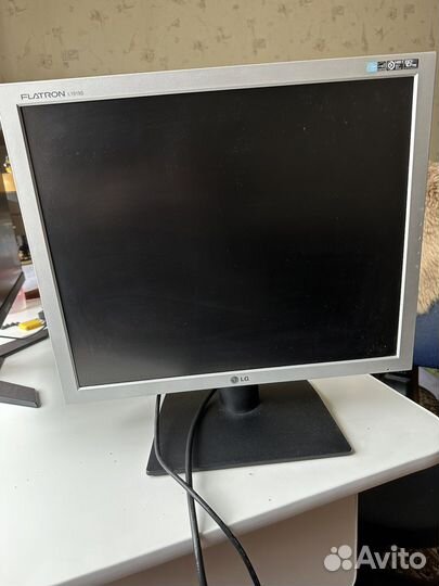 Монитор LG Flatron L1919S