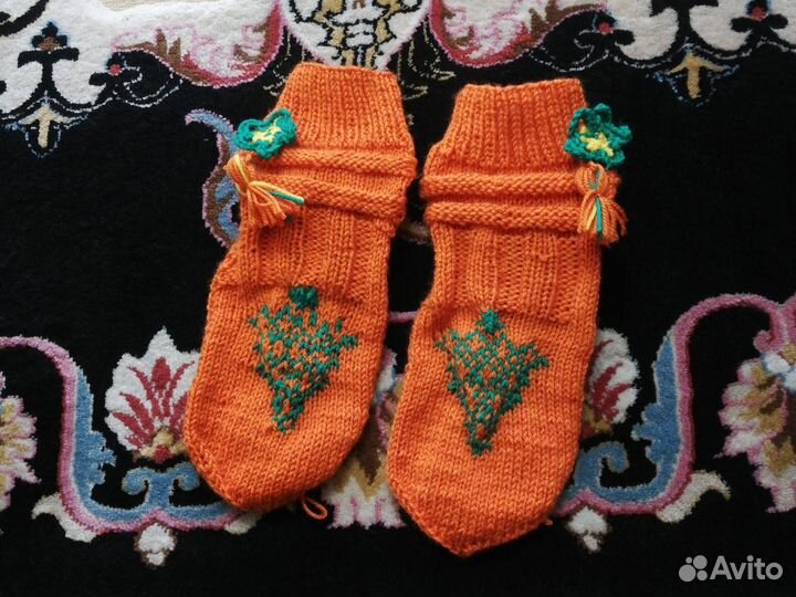 Носки женские ручной вязки