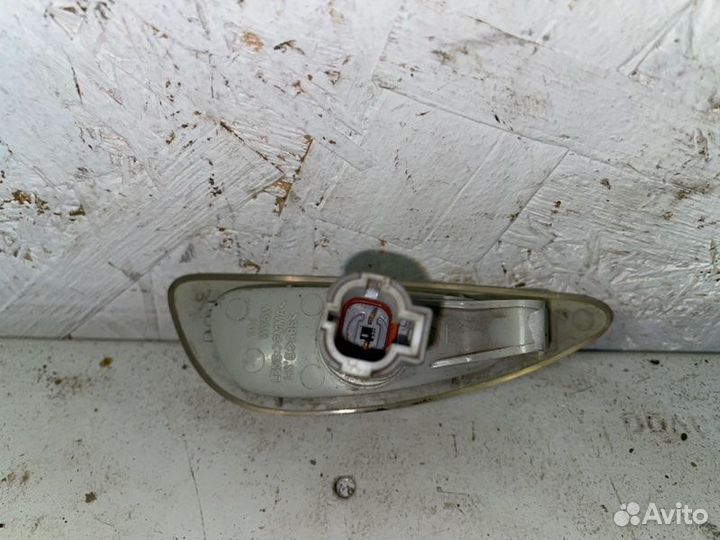 Повторитель поворота в крыло Hyundai Solaris