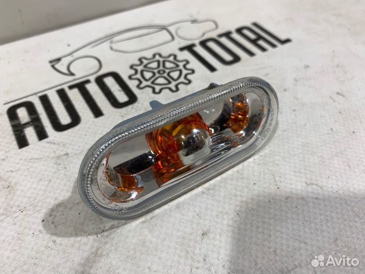 Повторитель поворота в крыло Volkswagen Polo sedan