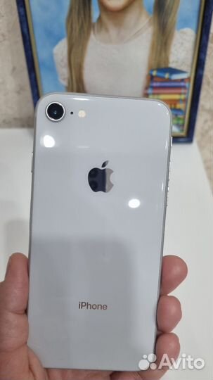 iPhone 8, 64 ГБ
