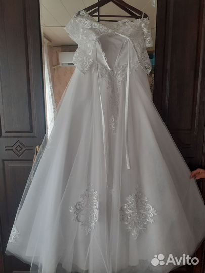 Продается свадебное платье,размер 44-46 новое