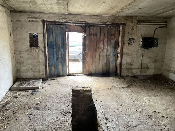 Гараж, > 30 м²