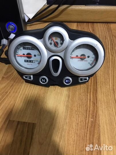 Щиток приборов мотоцикл